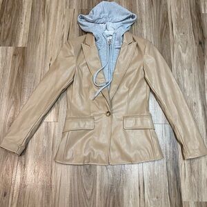 EVEREVE WEST BANK FAUX LEATHER VEGAN BLAZER HOODIE INSERT TAN GRAY WOMENS SZ XS